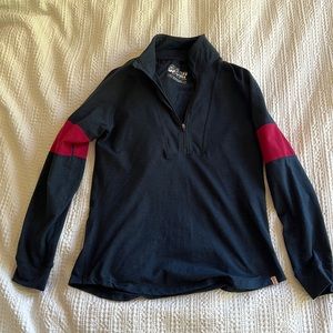 Marine layer women’s quarter zip pullover. Size medium. Blue and red.